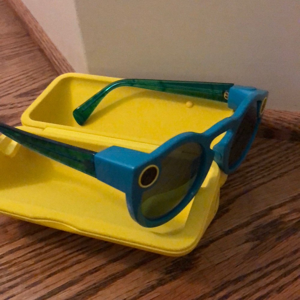 Snapchat Spectacles 1st Generation! - Picture 4 of 4